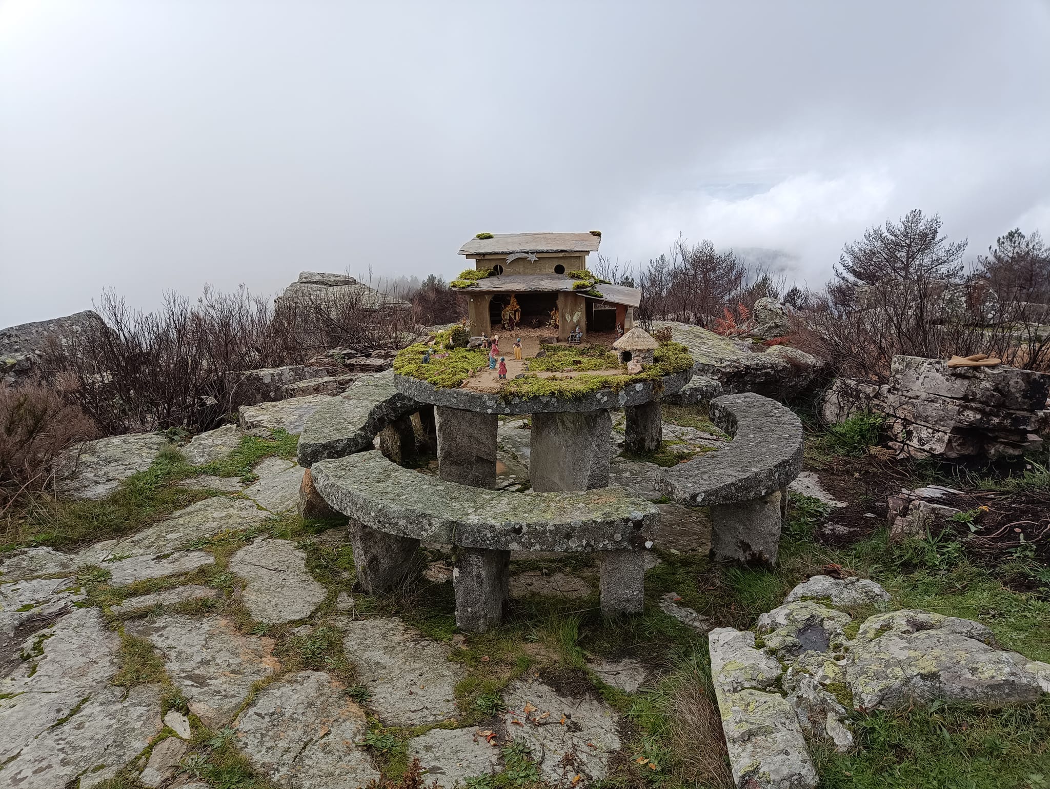 Mesa dos Catro Cabaleiros belén 1