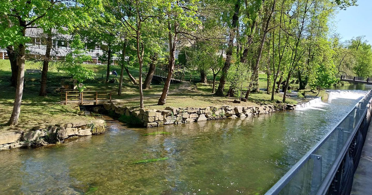 traballos no río de Sarria