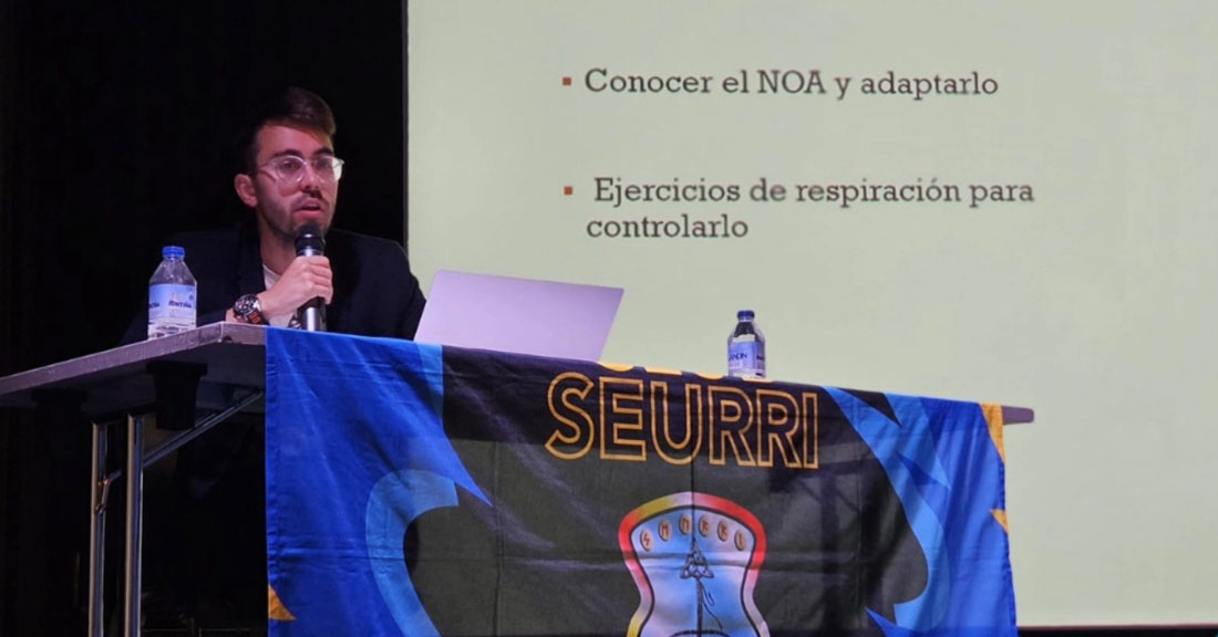 Charla-Denis-psicólogo-en-Club-Seurri