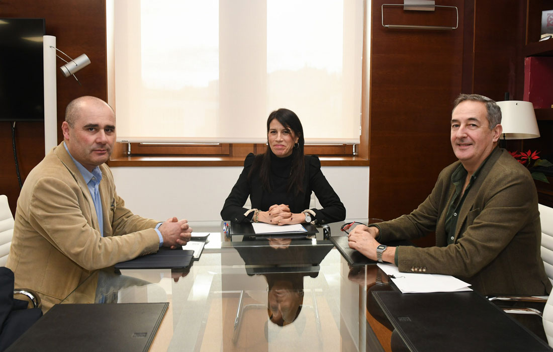 reunión-alcalde-do-Incio-e-conselleira-de-Vivenda