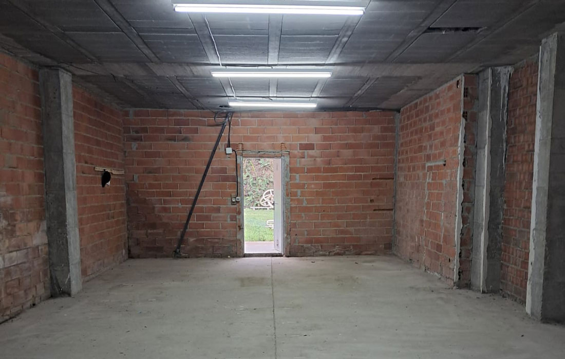 local-baixo-vivendas-comunitarias-Samos-multiusos