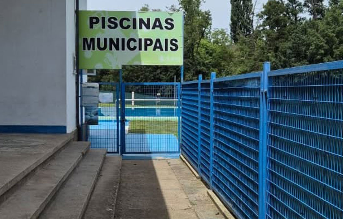 piscina-municipal-Sarria-pechada