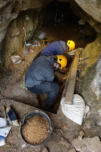 escavacion cova eiros