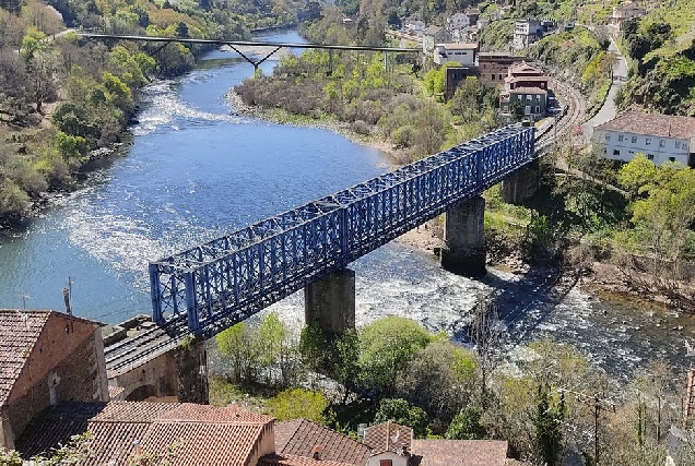 Tren Os Peares (Ourense Monforte)