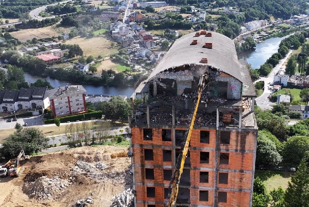 derrube edifcio garanon lugo