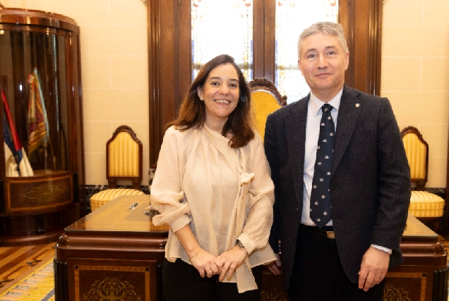 Reunión de Inés Rey co reitor da UDC