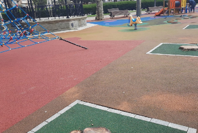 tocon parque infantil ribadeo 2024