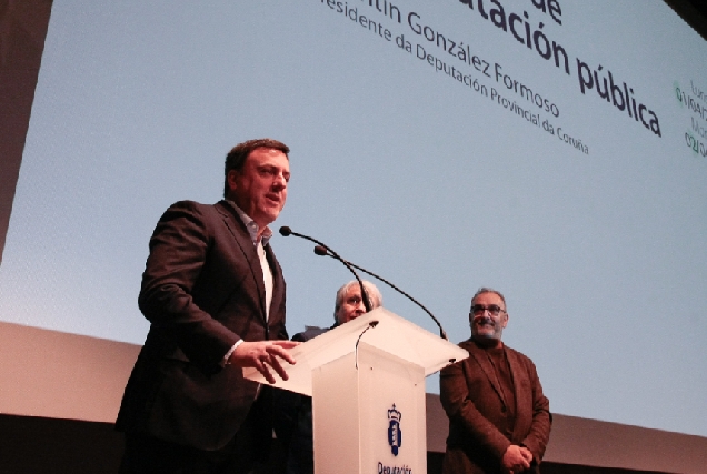 Imaxe da Valentín González Formoso na inauguración do II Congreso de contratación pública