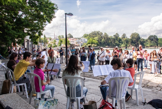 Imaxe dunha actuaicón en Santa Cruz da Escola Municipal de Música