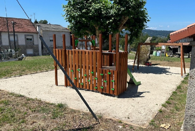 Novo parque infantil en Bergueira, Amoeiro