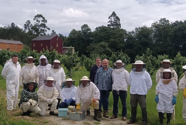 curso_apicultura_o_valadouro_deputación