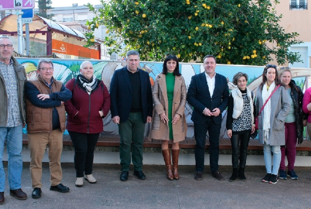 Reunión do presidente da Deputación con traballadoras do SAF en Neda