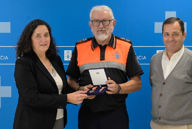 José Manuel López, recibe a medalla ao mérito