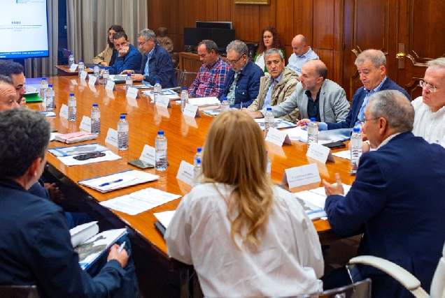 Reunión do comité político-técnico para desbloquear a situación do transporte metropolitano en Ourense